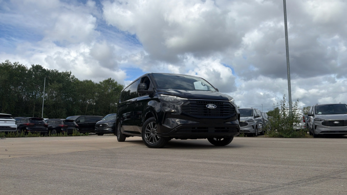 Ford Transit Custom 320 L2 Diesel Fwd 2.0 EcoBlue 136ps H1 Van Limited - Image 31